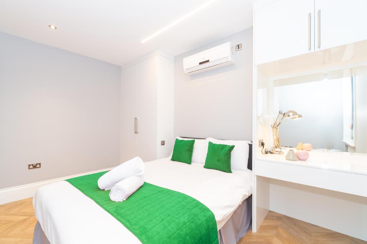 Stunning Hyde Park Apartments ลอนดอน ภายนอก รูปภาพ