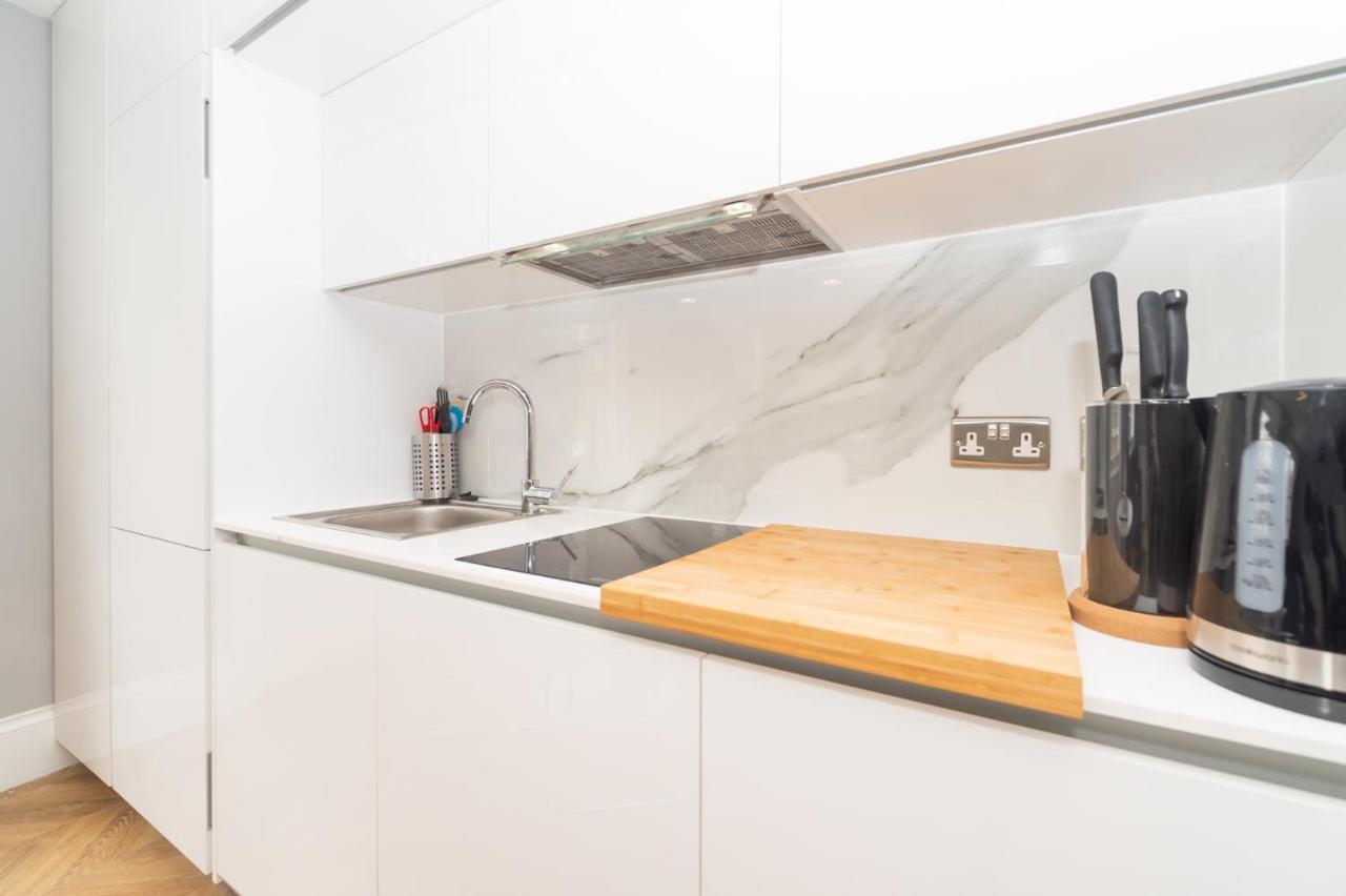 Stunning Hyde Park Apartments ลอนดอน ภายนอก รูปภาพ