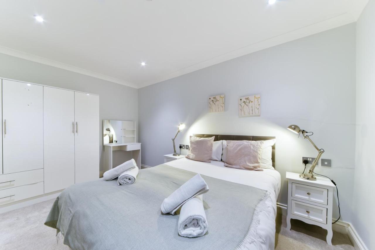Stunning Hyde Park Apartments ลอนดอน ภายนอก รูปภาพ
